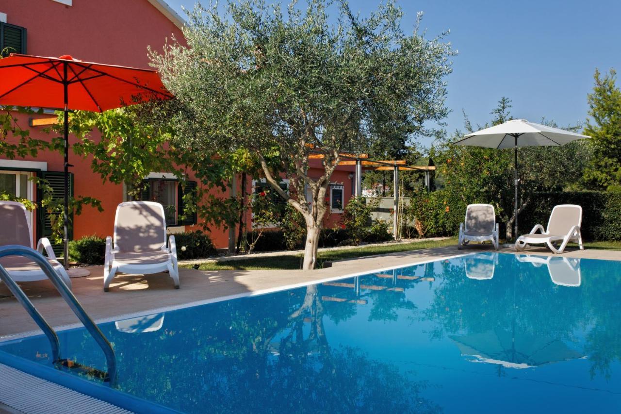 Villa Luna Sutomiscica Экстерьер фото