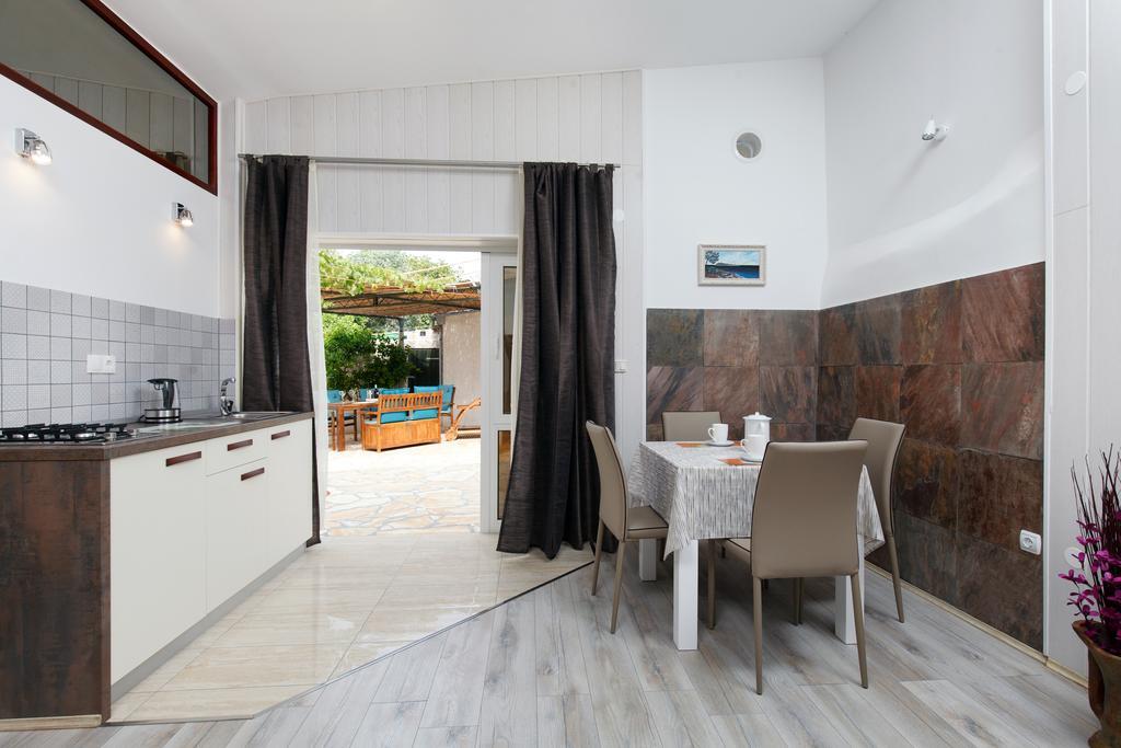 Villa Luna Sutomiscica Экстерьер фото